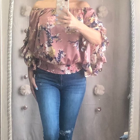 Off Shoulder Open Ruffle Sleeve Floral Top - Picture 3 of 4